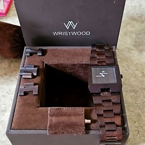 Wristwood watch